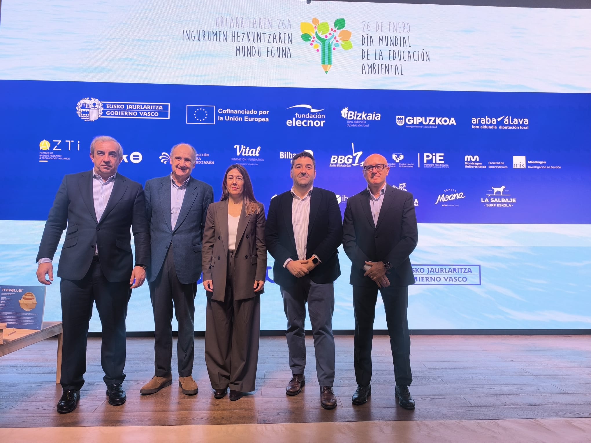 El Gobierno Vasco apoya la iniciativa Ulysses Experience para sensibilizar a escolares y familias sobre las basuras marinas