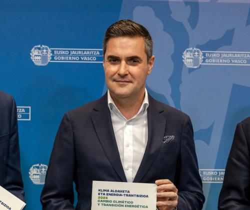 Mikel Jauregi: "Frente a la expansión del negacionismo climático a nivel global, el 76% de la ciudadanía en Euskadi está preocupada por el cambio climático, un mandato para avanzar en el despliegue de las renovables"
