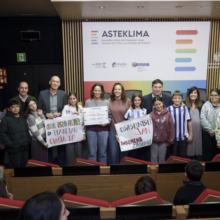 Oarsoaldea Garapen Agentzia, los Ayuntamientos de Ermua y Kripan, y la Ikastola Intxaurrondo de Donostia, galardonadas como mejores iniciativas en acción climática de ASTEKLIMA 2025 