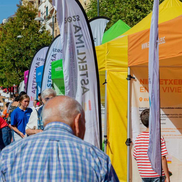 Una nueva edición de la feria itinerante KLIMA Azoka arrancará en el Ibilaldia 2025 en Galdakao