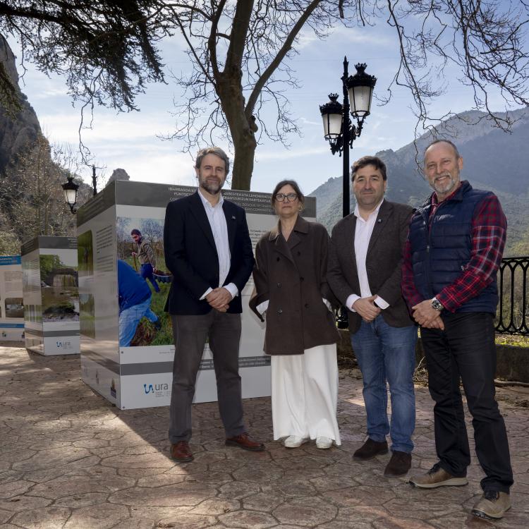 URA, Ihobe y la Red Ekoetxea inauguran en Sobrón una exposición sobre los bosques de ribera coincidiendo con la Semana del Día Mundial del Agua