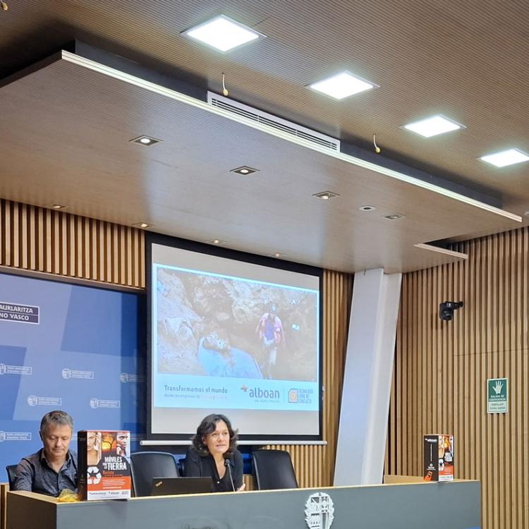 Sociedades Públicas del Gobierno Vasco se suman a la Semana Europea de Prevención de Residuos con una recogida de móviles y tablets